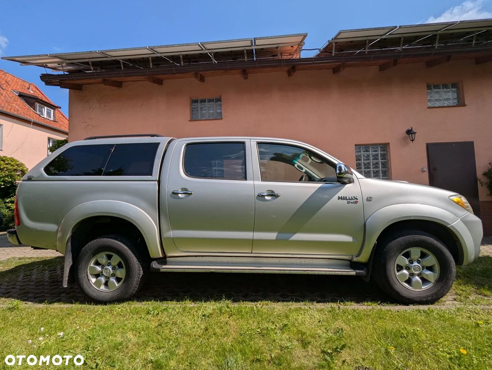 Toyota Hilux 2.5 D-4D SR5 - 4