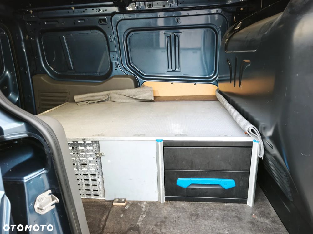 Ford Transit Connect - 10