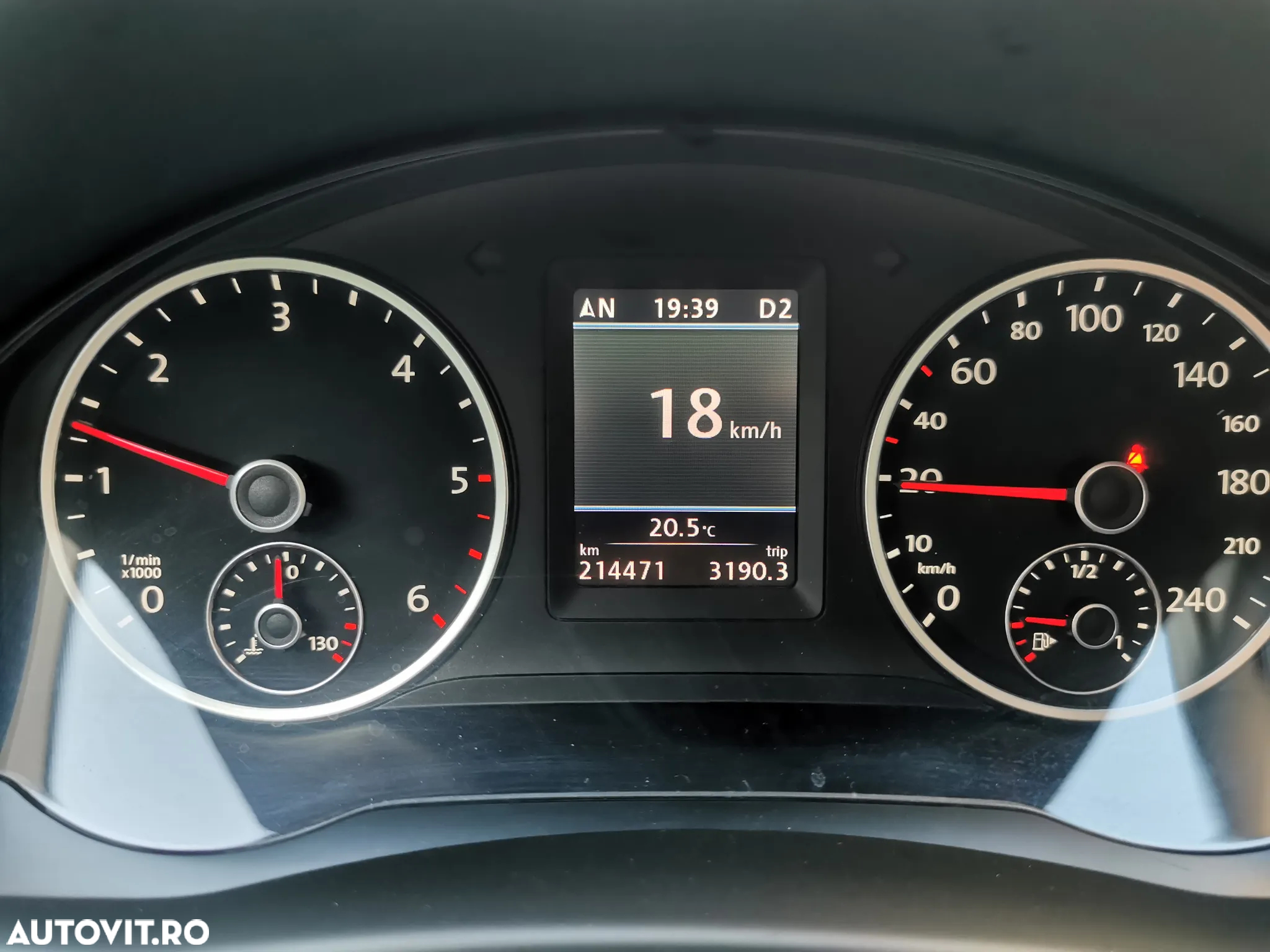 Volkswagen Tiguan - 28