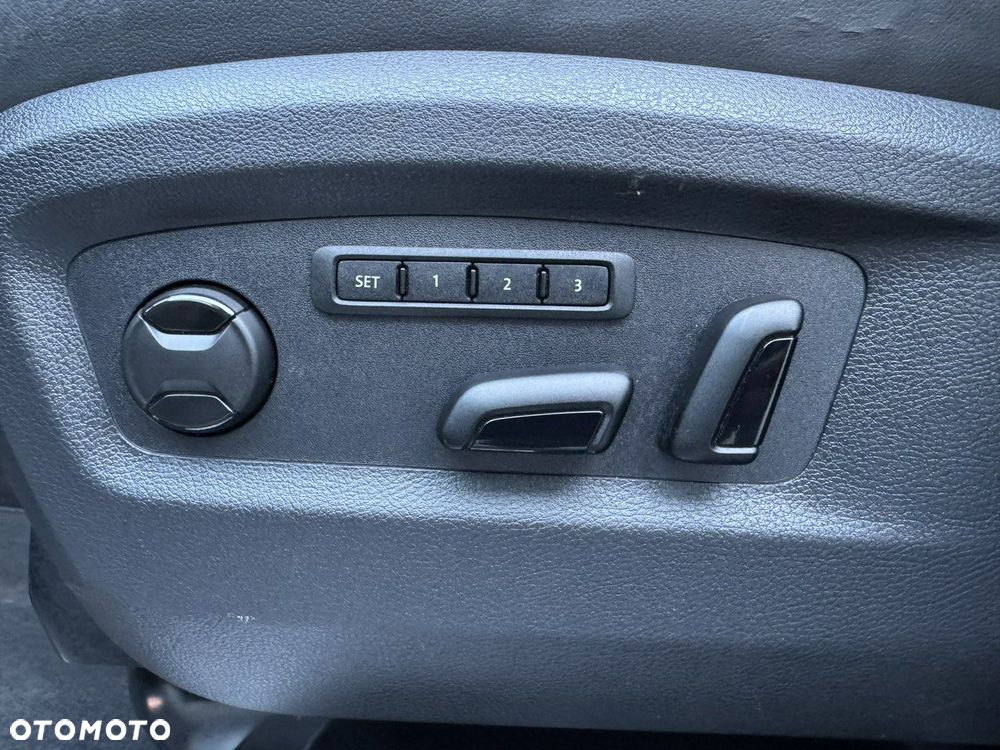 Volkswagen Multivan - 21