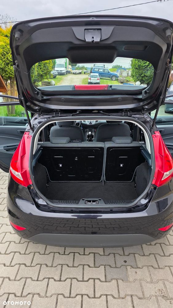 Ford Fiesta 1.25 Celebration - 18