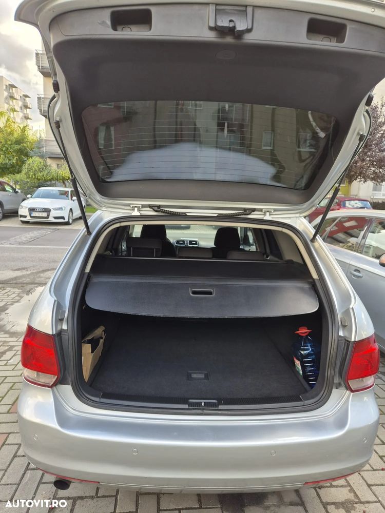 Volkswagen Golf 1.6 TDI DPF Style - 29