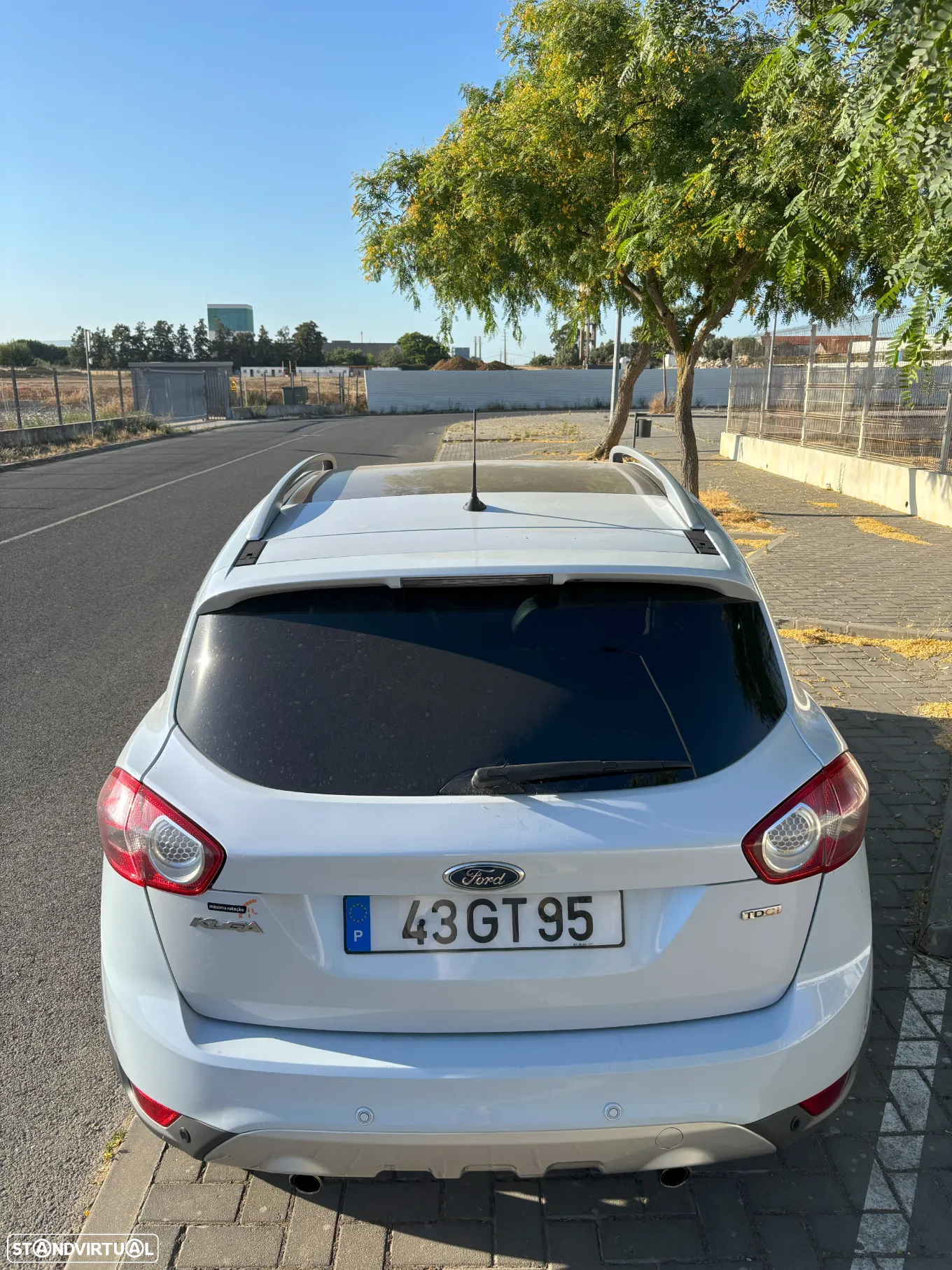 Ford Kuga 2.0 TDCi Titanium - 4