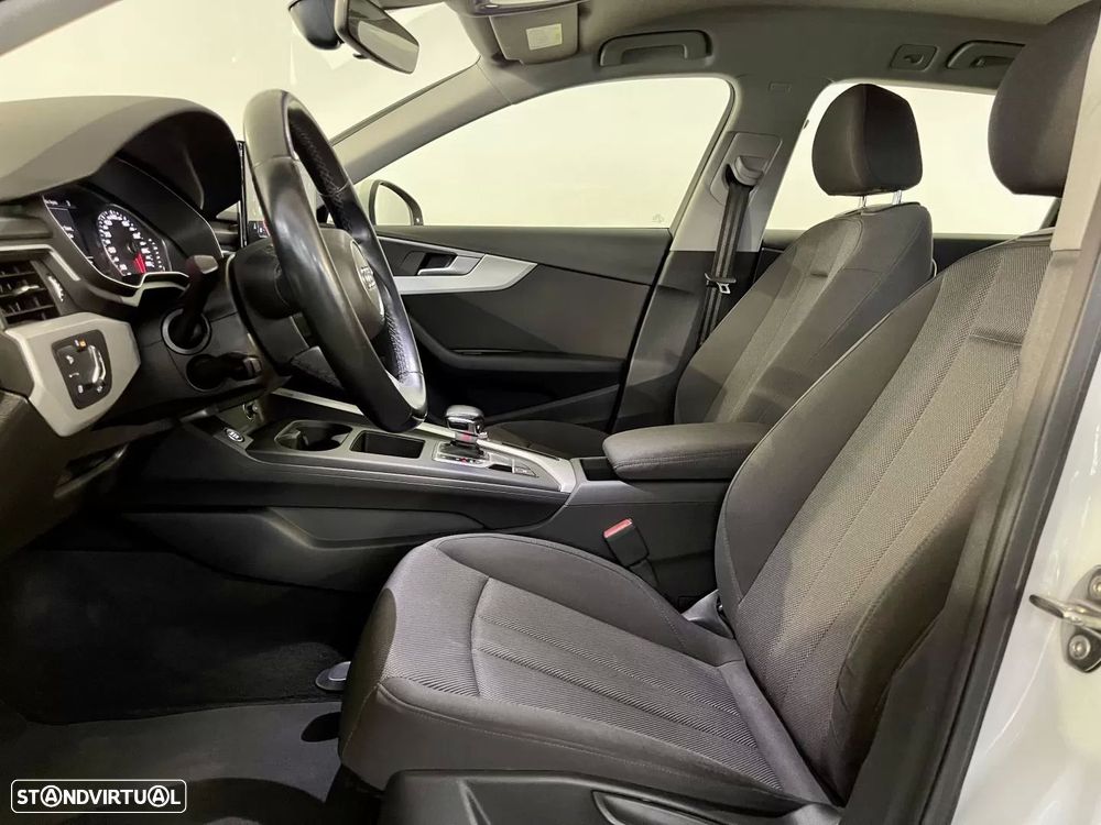 Audi A4 Avant 30 TDI S tronic - 13