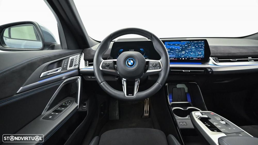 BMW iX2 eDrive20 Pack Desportivo M - 6
