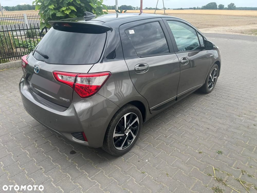 Toyota Yaris Hybrid 1.5 Selection Style - 4
