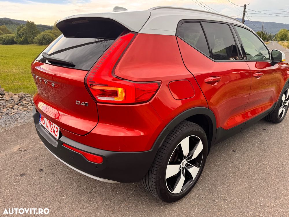 Volvo XC 40 D4 AWD Geartronic Momentum Pro - 3