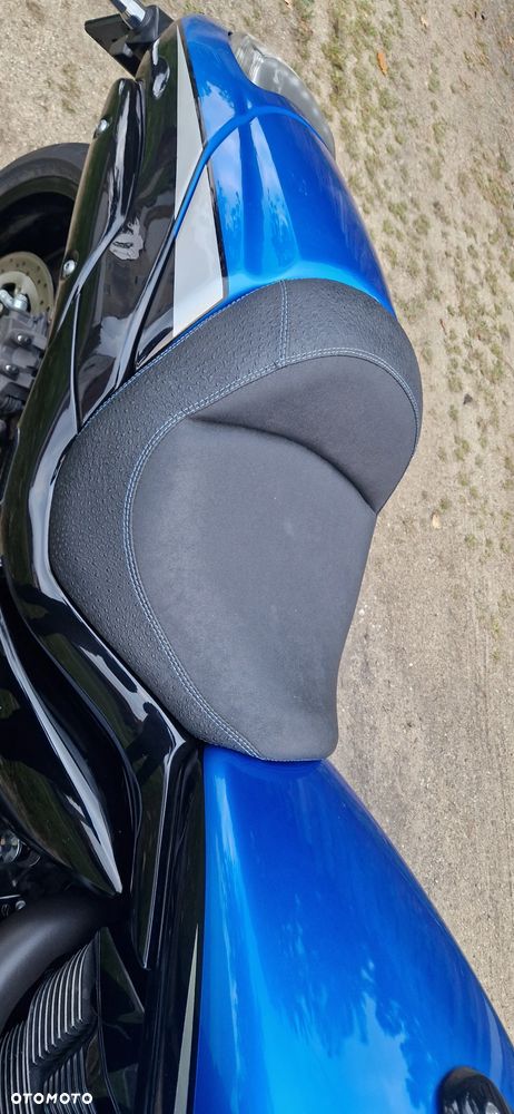 Suzuki Intruder - 11