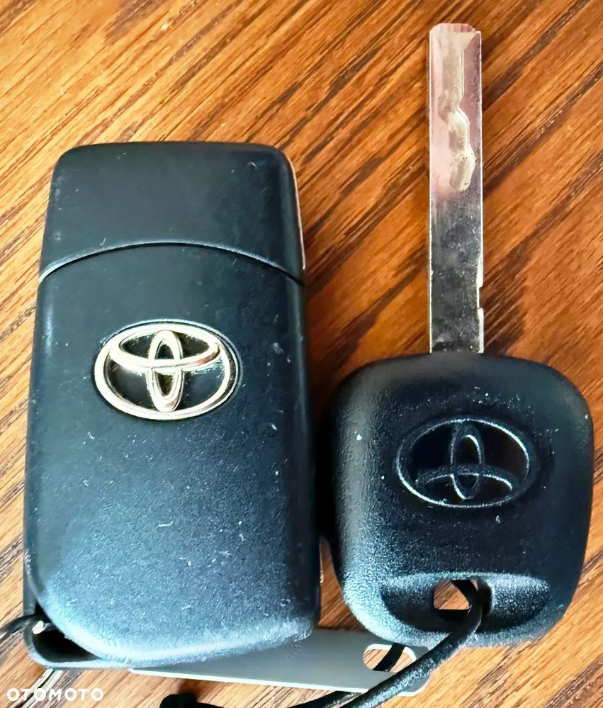 Toyota Yaris 1.33 Premium - 24
