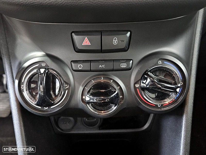 Peugeot 208 1.2 PureTech Style - 12