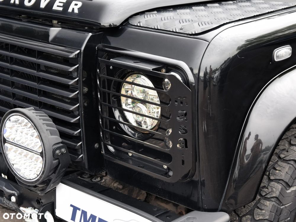 Land Rover Defender - 13