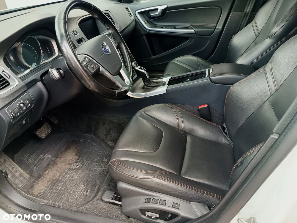Volvo V60 Cross Country D4 Drive-E Summum - 14