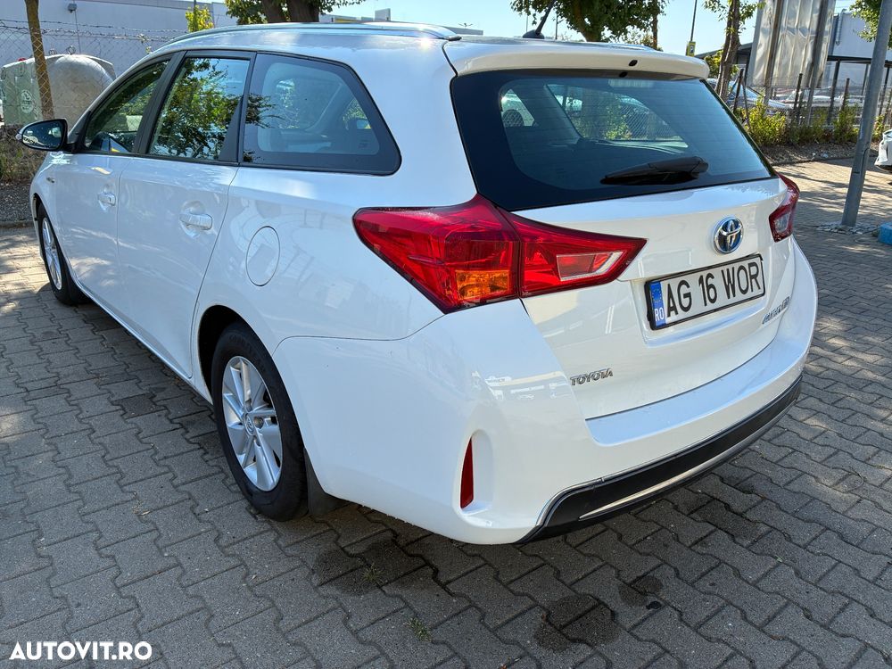 Toyota Auris 1.8 L VVT-i Luna - 6