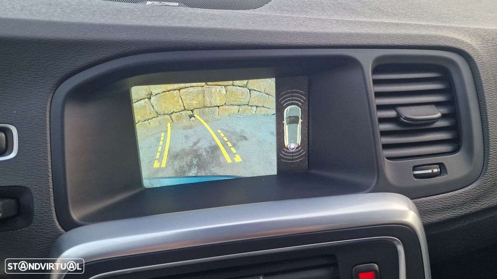 Volvo V60 D6 Plug-In-Hybrid AWD Geartronic Summum - 25