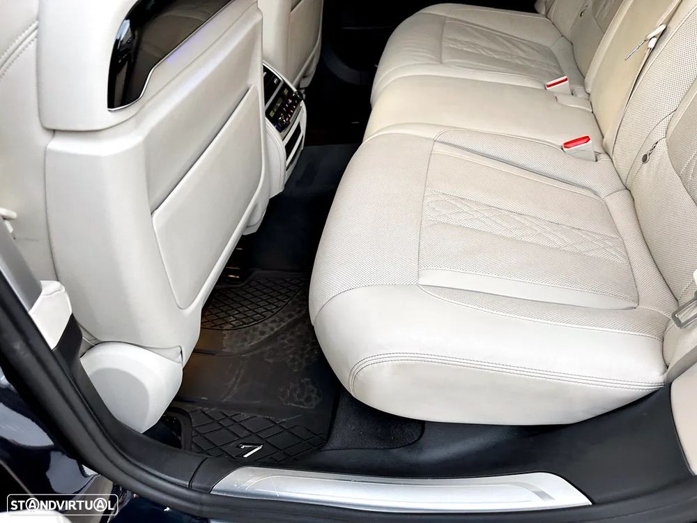 BMW 730 d Pack M - 45