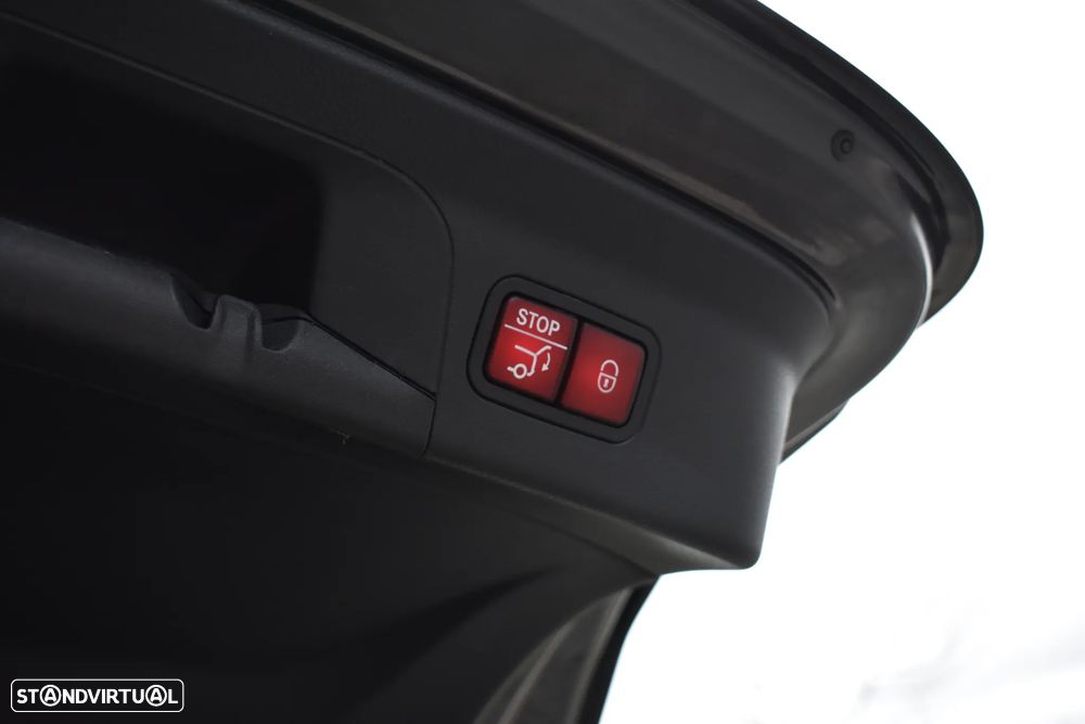 Mercedes-Benz GLC 300 e Coupe 4Matic 9G-TRONIC AMG Line - 60