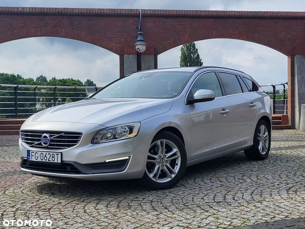Volvo V60 D4 Geartronic Momentum - 11