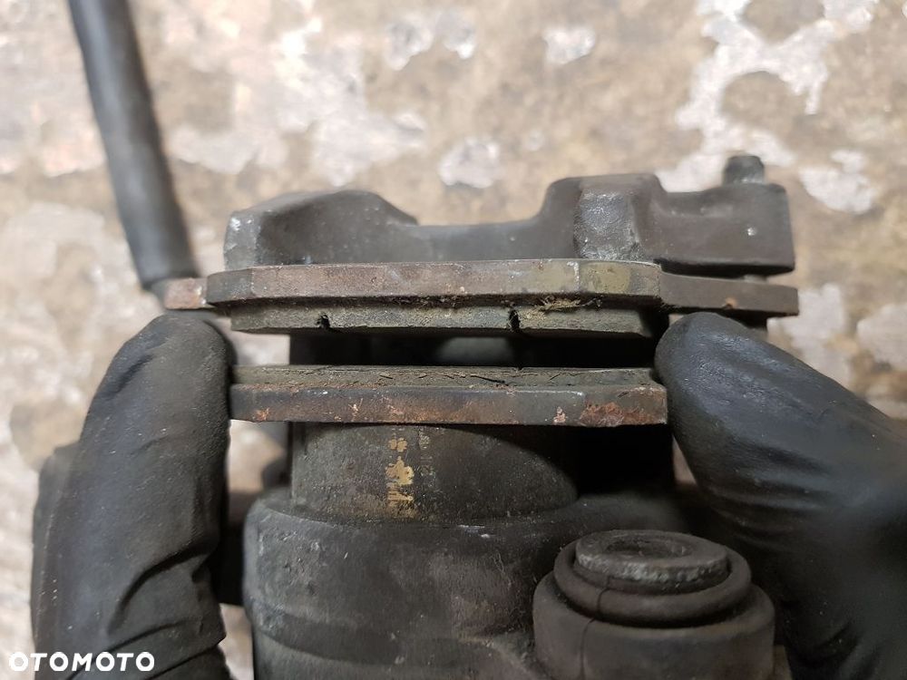 Zacisk hamulcowy Honda CB600 Hornet - 10