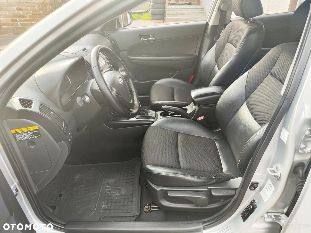 Hyundai i30 i30cw 2.0 Style - 15