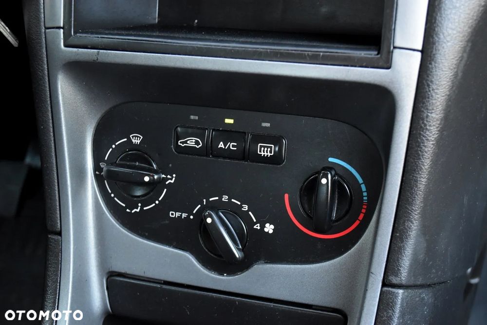 Peugeot 307 1.4 XR - 15