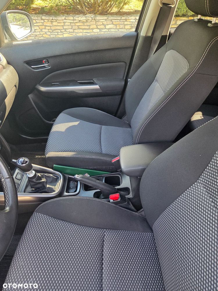 Suzuki Vitara 1.4 Boosterjet Hybrid Comfort - 26