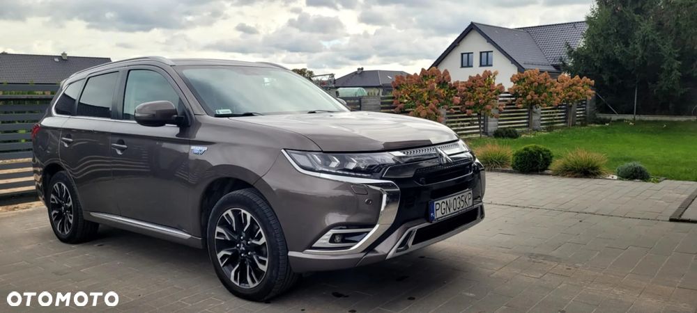 Mitsubishi Outlander 2.0 4WD Plug-In Hybrid - 6