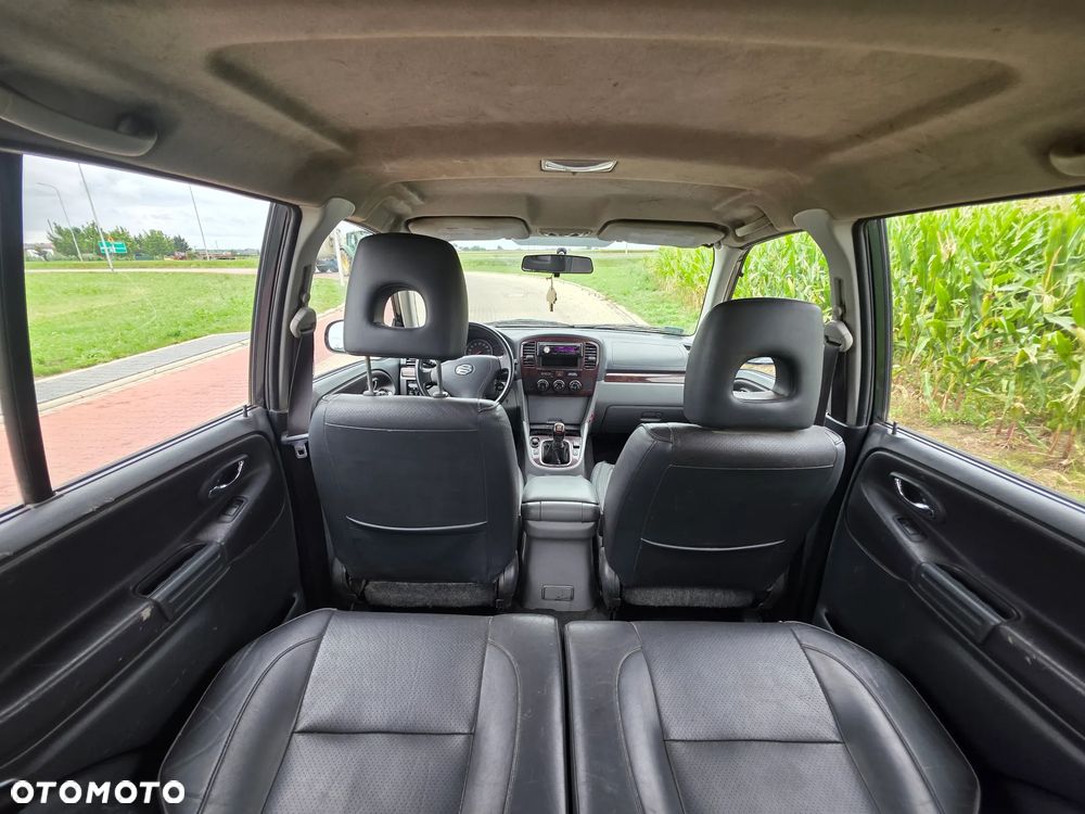 Suzuki Grand Vitara 2.0 - 9