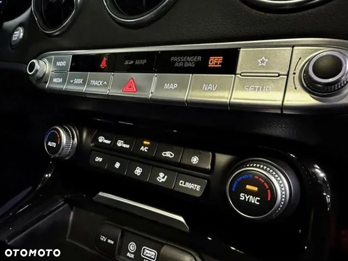 Kia Stinger 2.0 T-GDI GT Line - 12