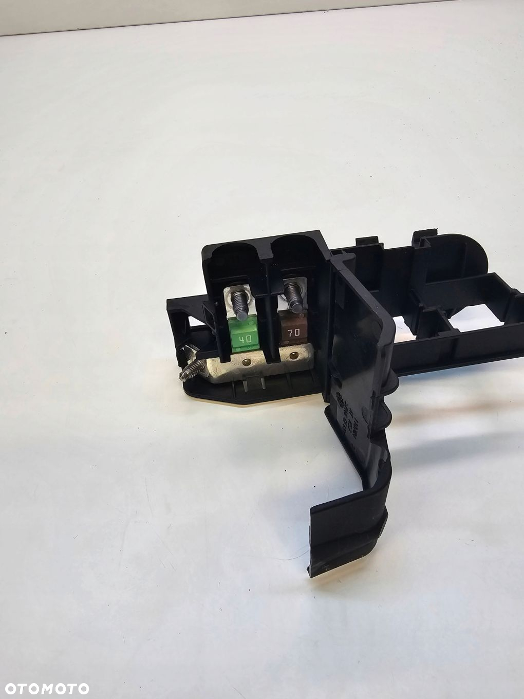 ROZDZIELACZ PRĄDU AUDI A4 B9 A5 8W 8W0937503 - 3