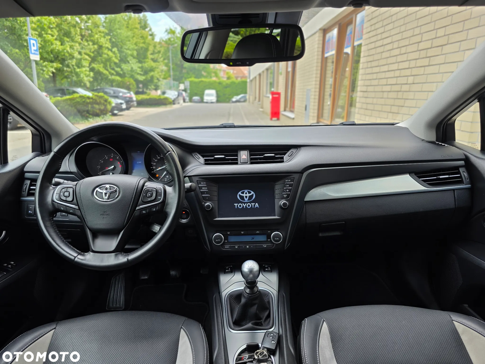 Toyota Avensis 1.8 Prestige - 28