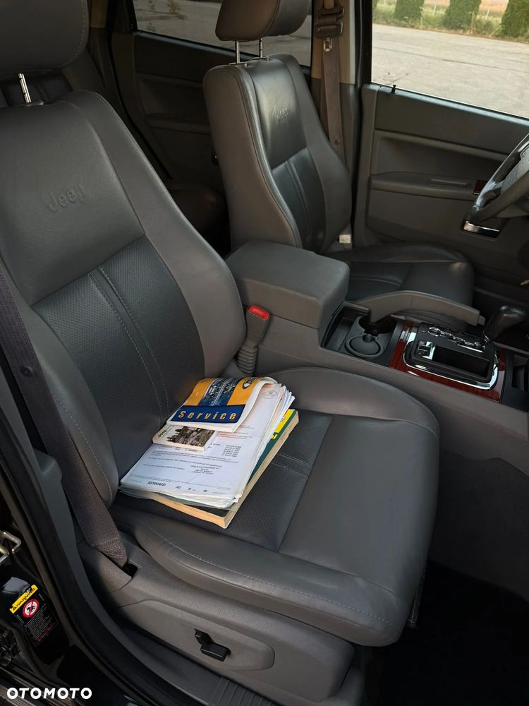 Jeep Grand Cherokee 5.7 V8 HEMI Automatik Overland - 27