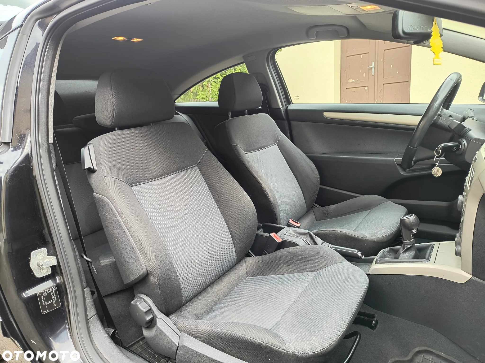 Opel Astra III GTC 1.6 Enjoy - 8