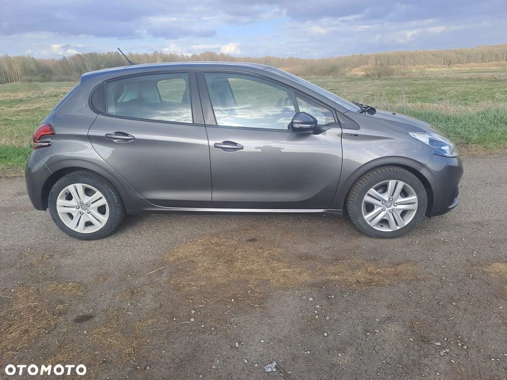 Peugeot 208 - 7