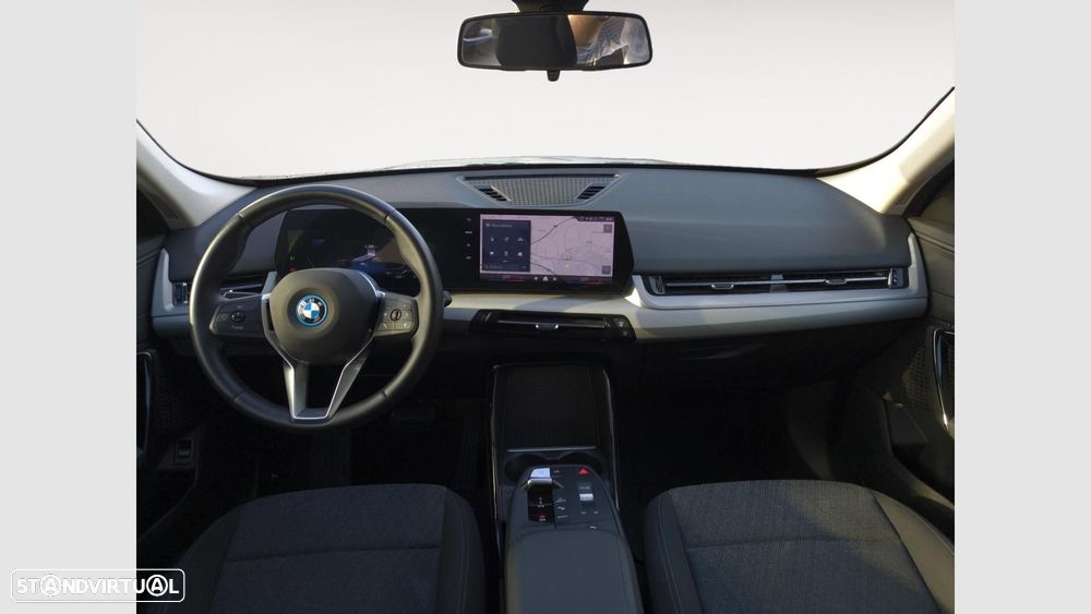 BMW iX1 eDrive20 - 11