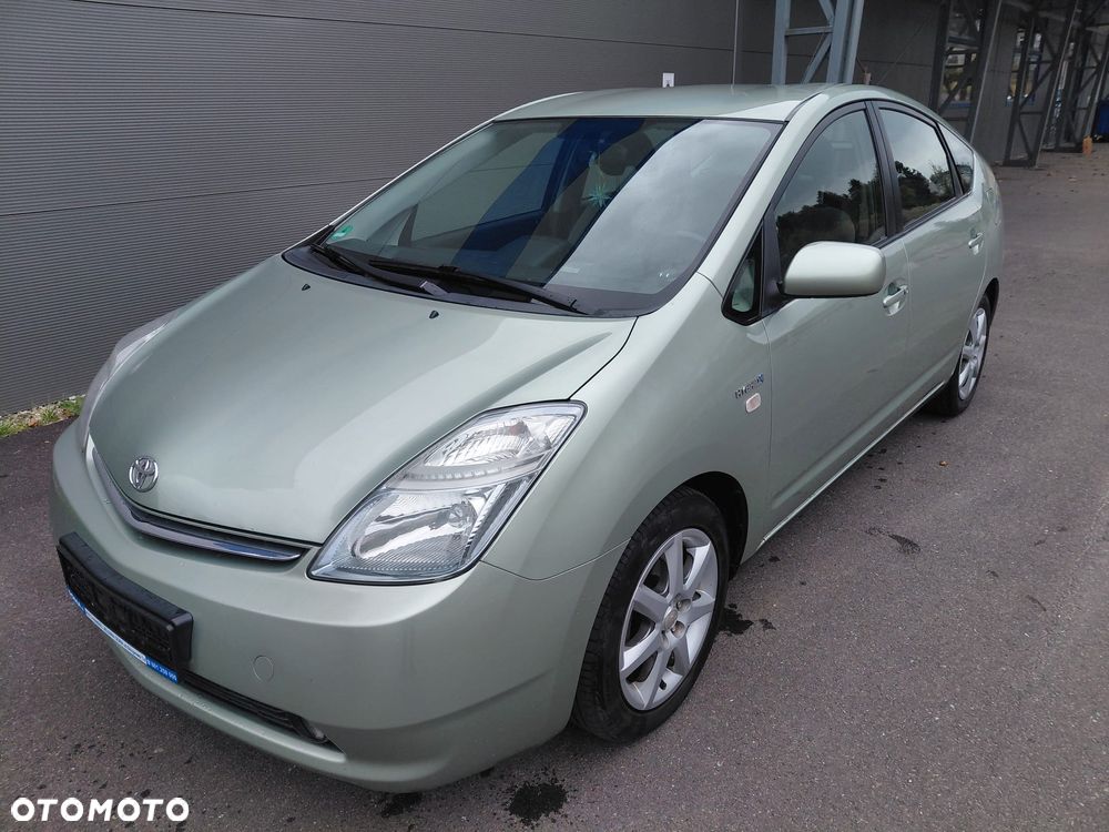 Toyota Prius 1.5 VVT-i Sol - 1
