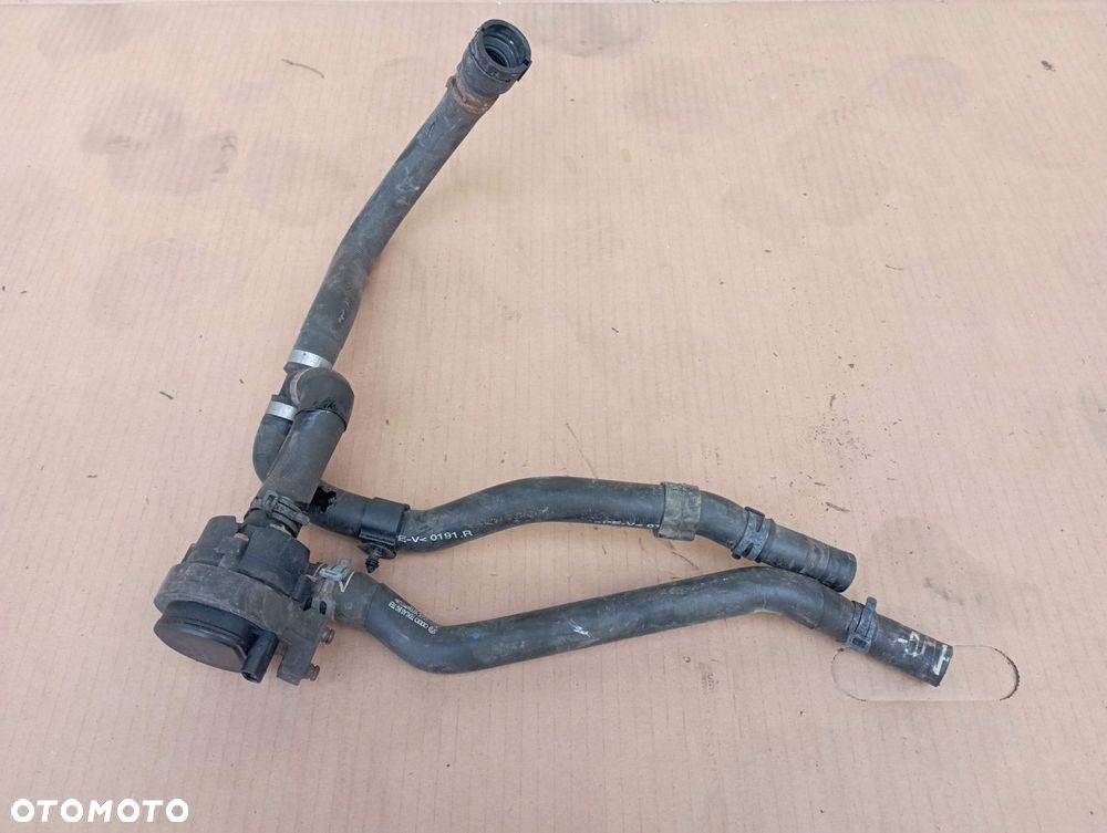 VW AUDI SKODA PRZEWÓD POMPA OBIEGU WODY 5G0965567 5Q0122101CK - 1