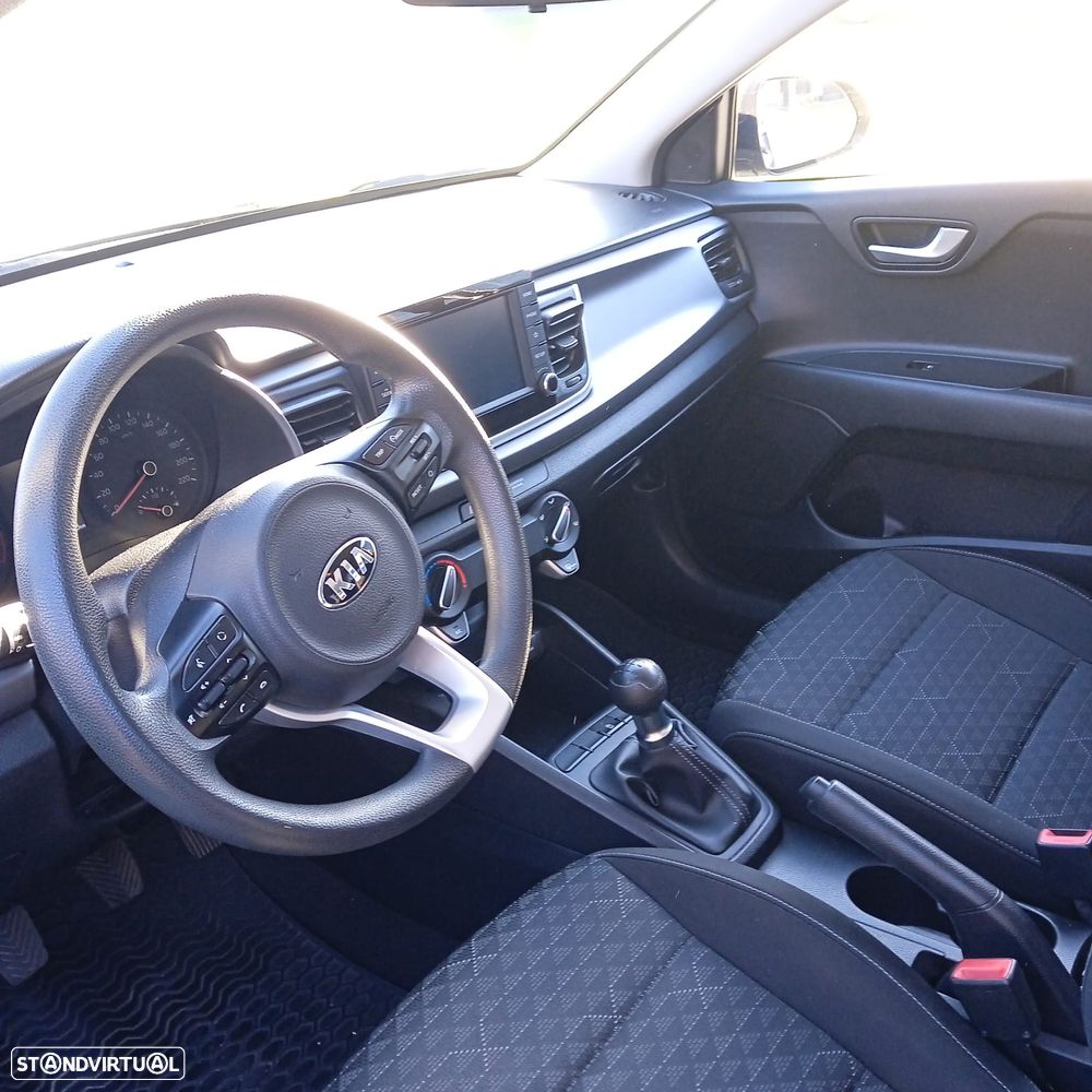 Kia Rio - 12