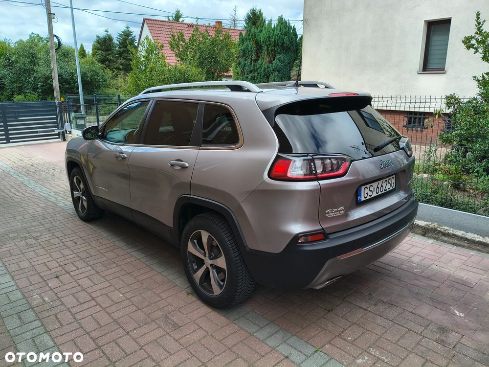 Jeep Cherokee - 4