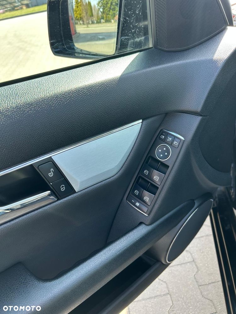 Mercedes-Benz Klasa C 220 CDI DPF Automatik BlueEFFICIENCY Avantgarde - 13
