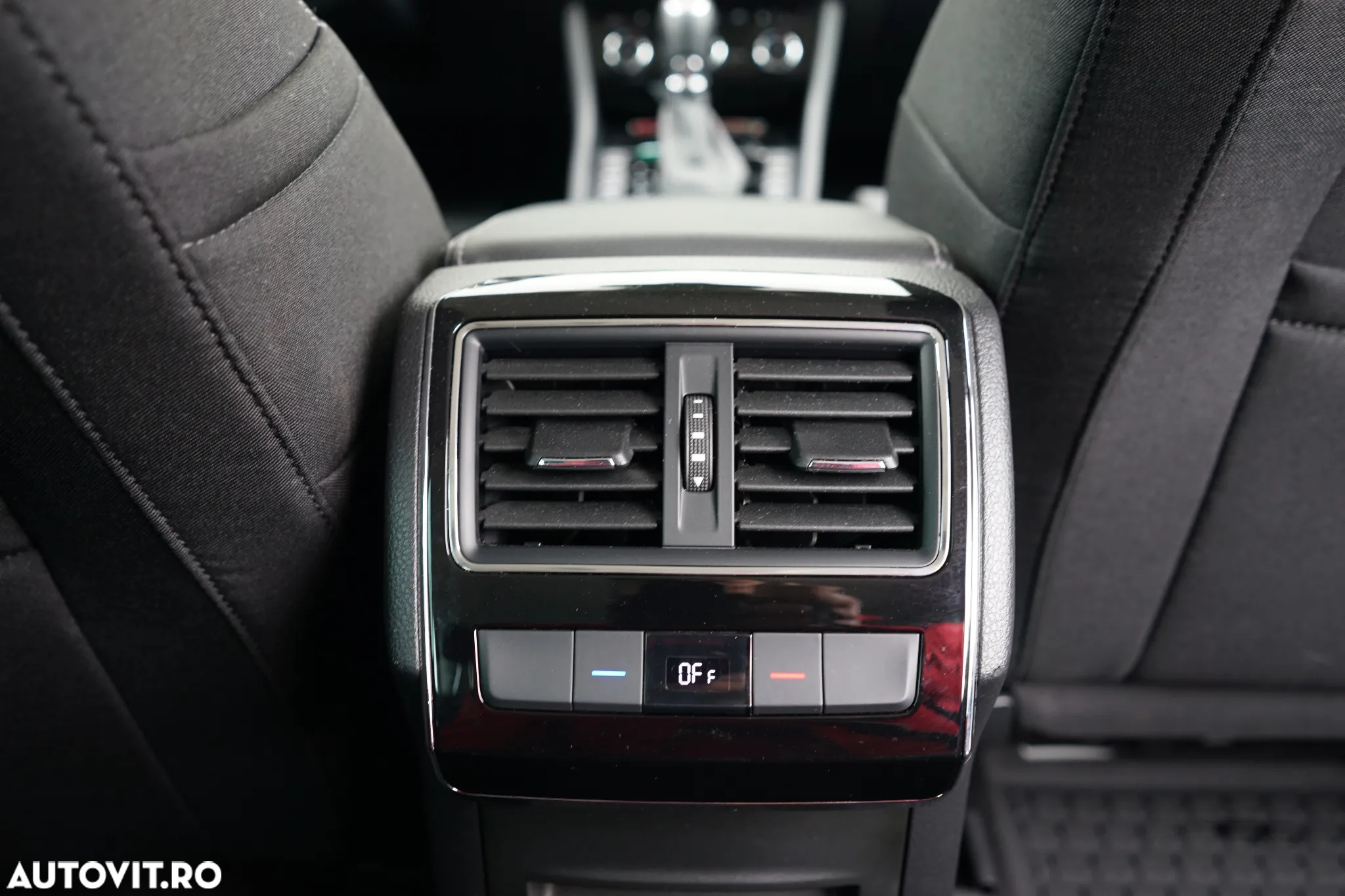 Skoda Superb Combi 2.0 TDI 4X4 DSG Style - 31