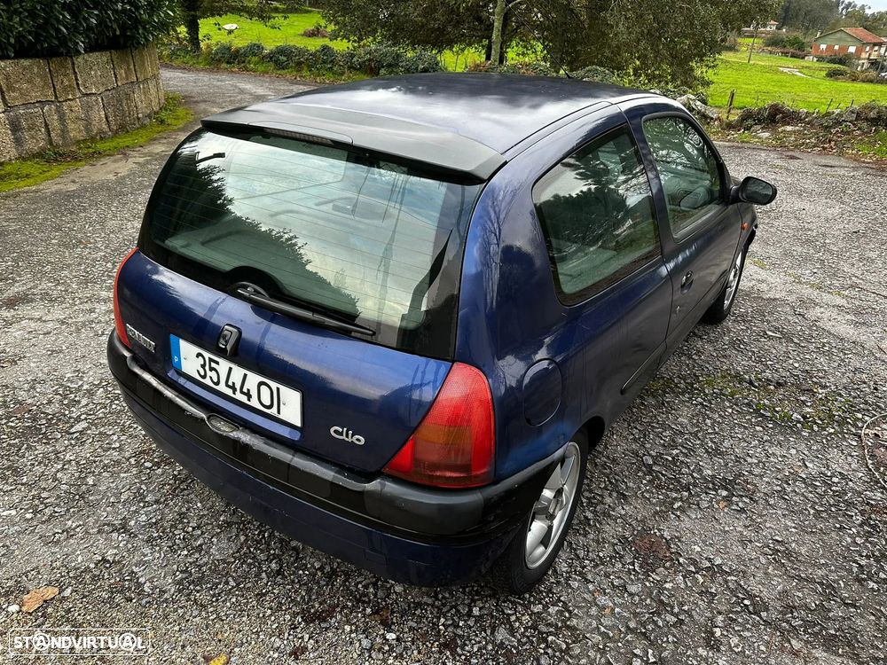 Renault Clio 1.9 D RXE - 4