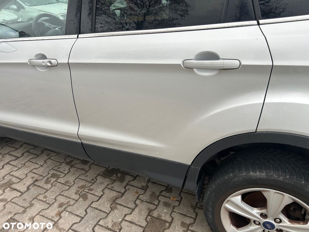 Ford Kuga - 10