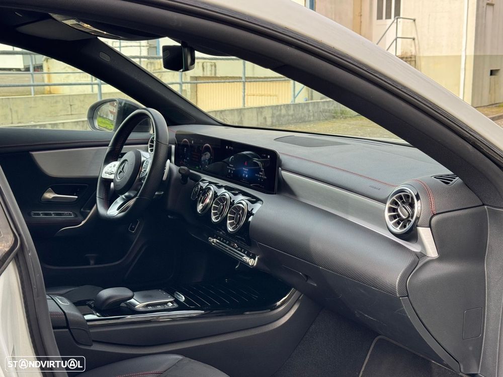 Mercedes-Benz CLA 250 e Shooting Brake AMG Line - 26