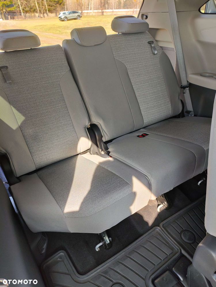 Toyota Sienna - 26
