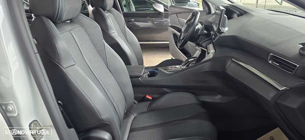 Peugeot 3008 1.6 Hybrid Allure e-EAT8 - 26