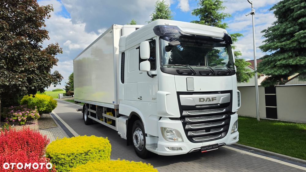 DAF XF 430/// 2022/// PRZEB: 188000 KM/// CHŁODNIA/// THERMO-KING/// WINDA/// STAN JAK NOWY! - 3