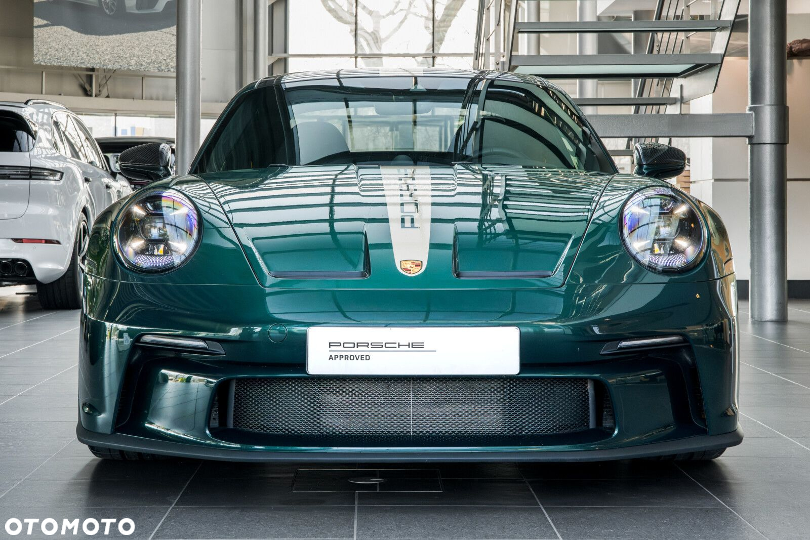 Porsche 911 GT3 Touring PDK - 5