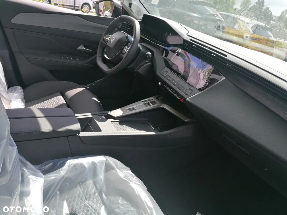 Peugeot 308 1.2 mHEV Allure S&S e-DCS6 - 7