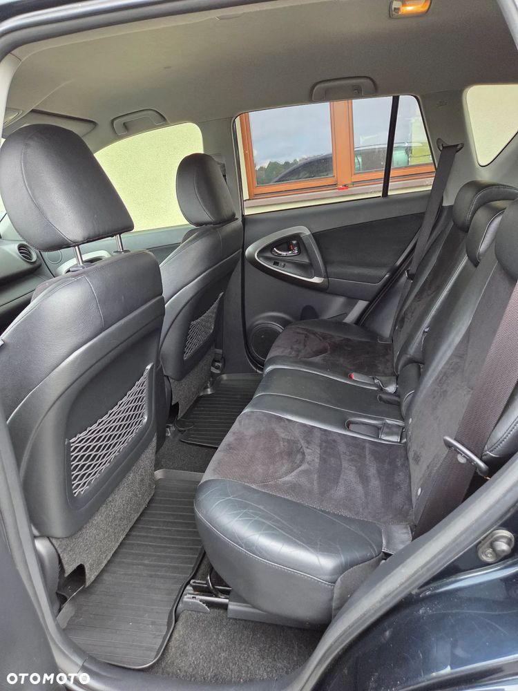 Toyota RAV4 - 12