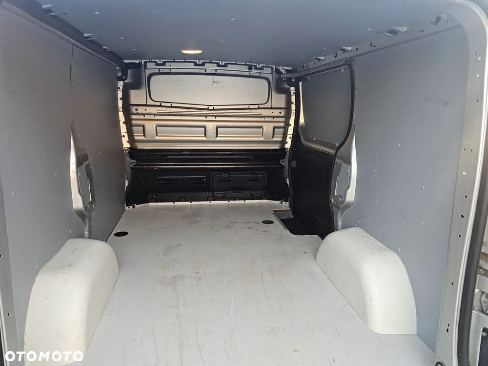 Opel Vivaro - 14